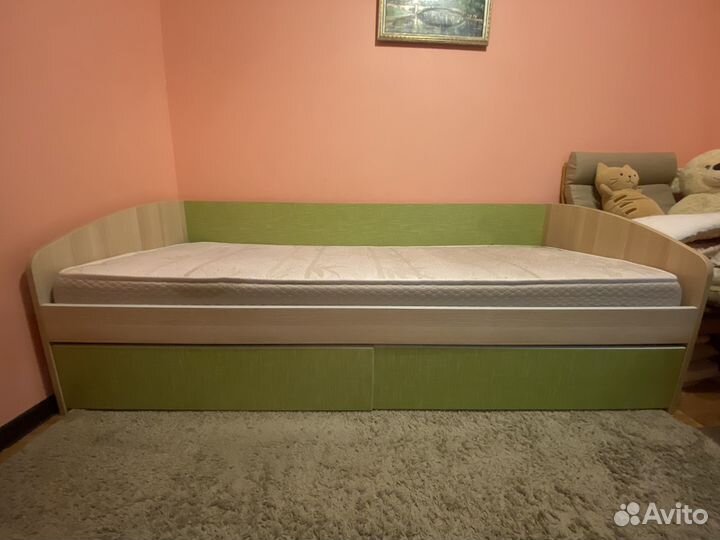 Кровать односпальная с матрасом бу