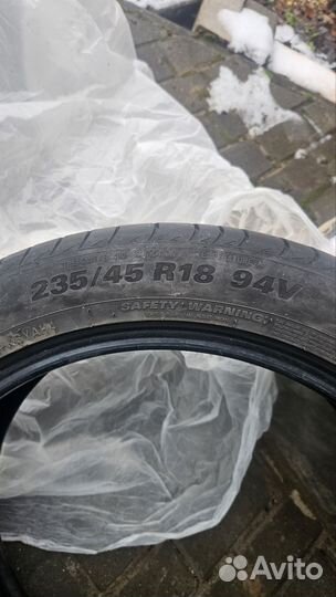 Kumho Ecsta HS51 235/45 R18 94H