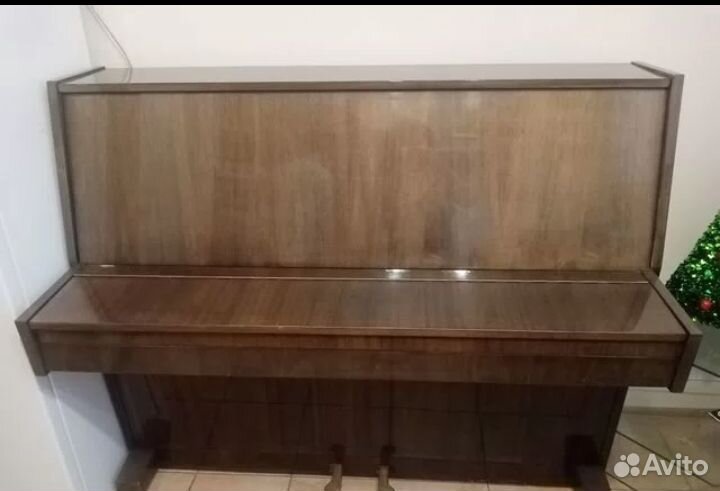 Фортепиано Лирика в отличном состоянии