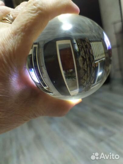 Стеклянный шар - перевёртыш