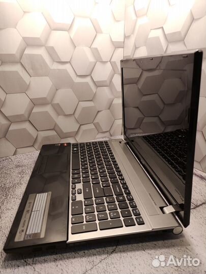 Мощный ноутбук с 4-мя ядрами/SSD/HDD/Видео 2GB