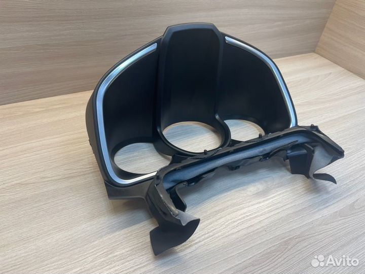 Козырек щитка приборов LADA X-Ray Cross