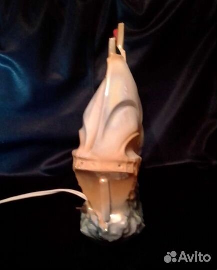 Статуэтка фарфор караблик светильник