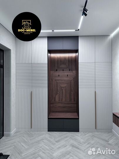 Прихожая в потолок