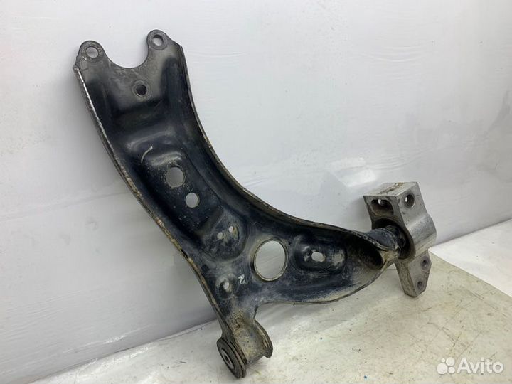 Рычаг подвески передний левый Volkswagen Tiguan