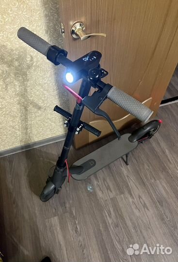 Электросамокат Xiaomi Mi Electric Scooter 1S