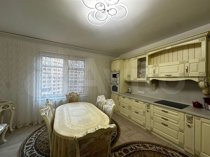 2-к. квартира, 66 м², 7/12 эт.