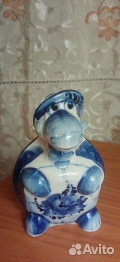 Статуэтка фарфор 