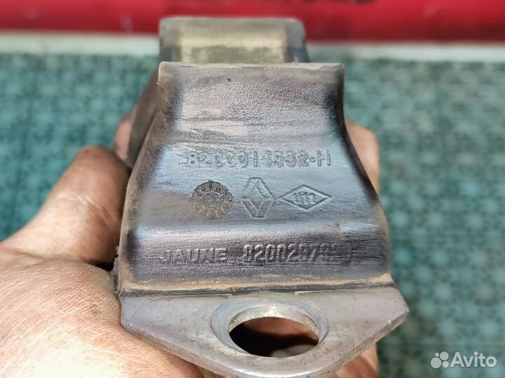 Опора кпп на Rеnаult Logаn I