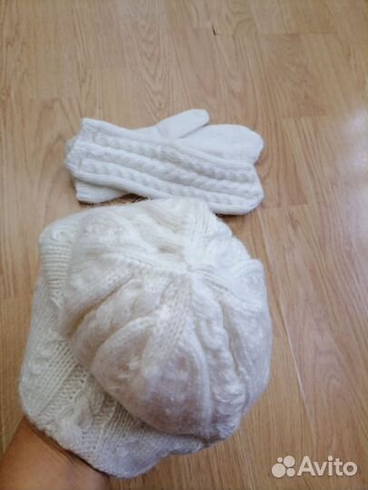 Шапочка женская вязаная и рукавички