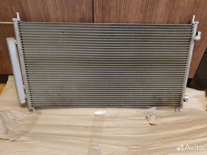 Радиатор кондиционера Honda CR-V III 2011