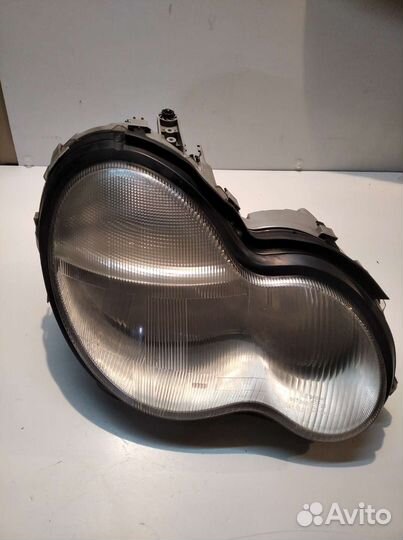 Фара правая Mercedes Benz w203