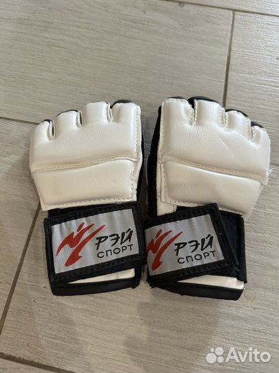 Перчатки для единоборств
