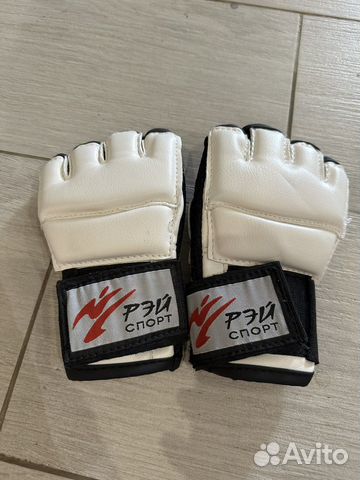 Перчатки для единоборств