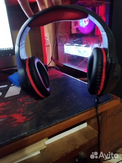 Наушники с микрофоном