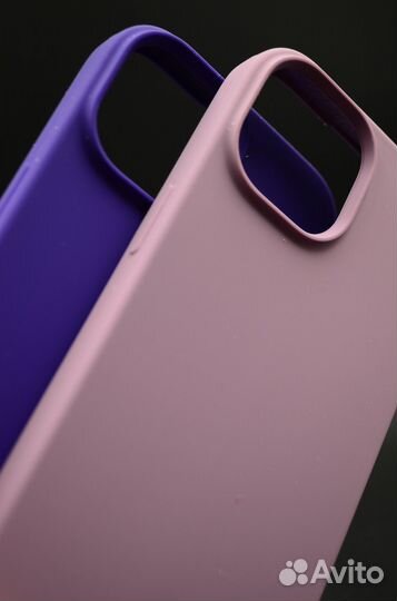 Силиконовый чехол на iPhone 15