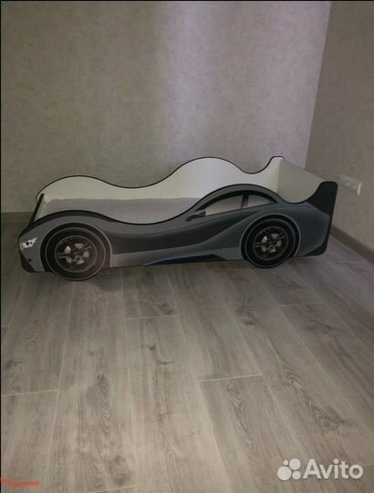 Кровать машинка детская