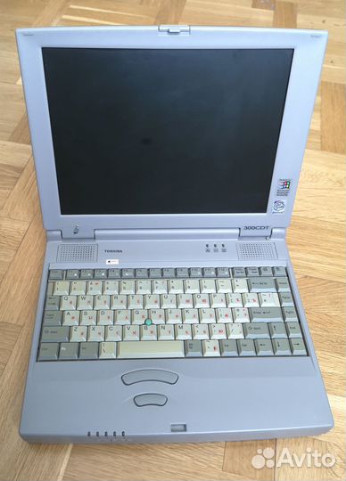 Ноутбук Toshiba Satellite 300CDT дефект на экране