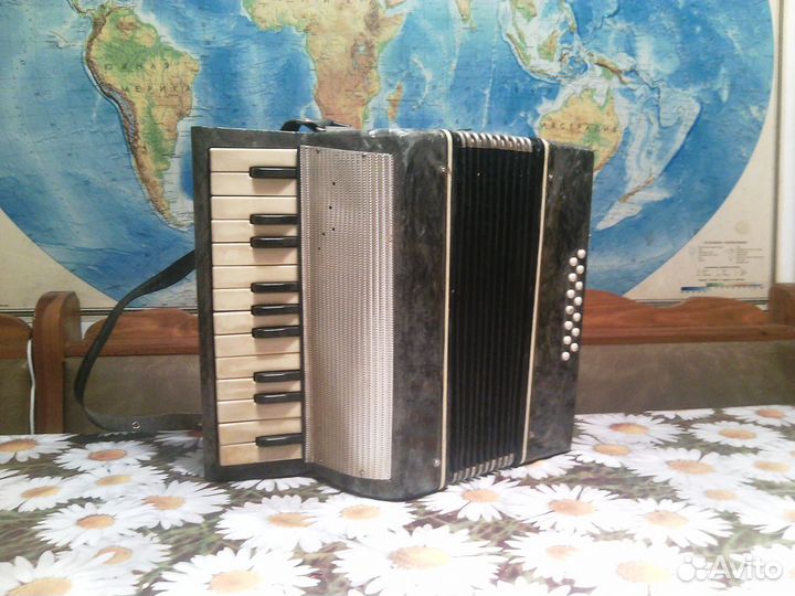 Гармонь, гармошка саратовская и аккордеон детский