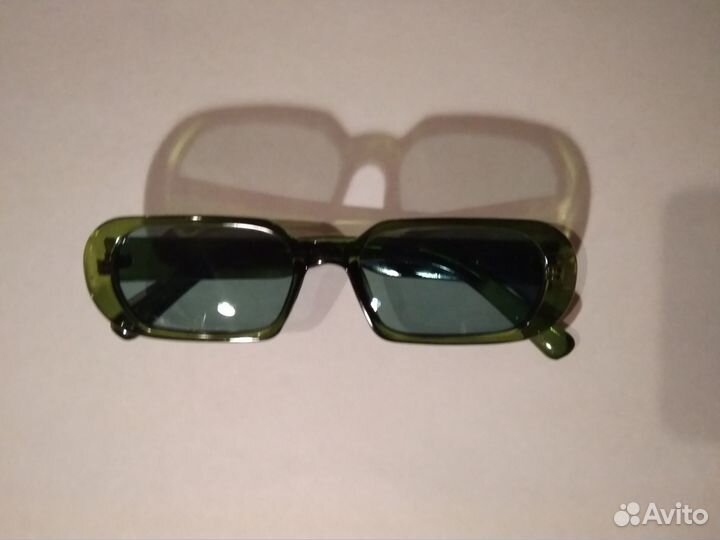 Очки солнцезащитные зеленые
