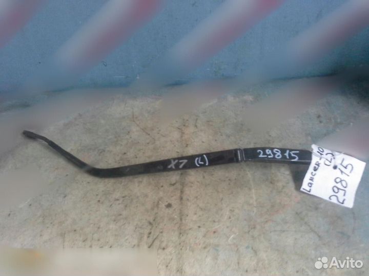 Поводок стеклоочистителя передний левый Mitsubishi