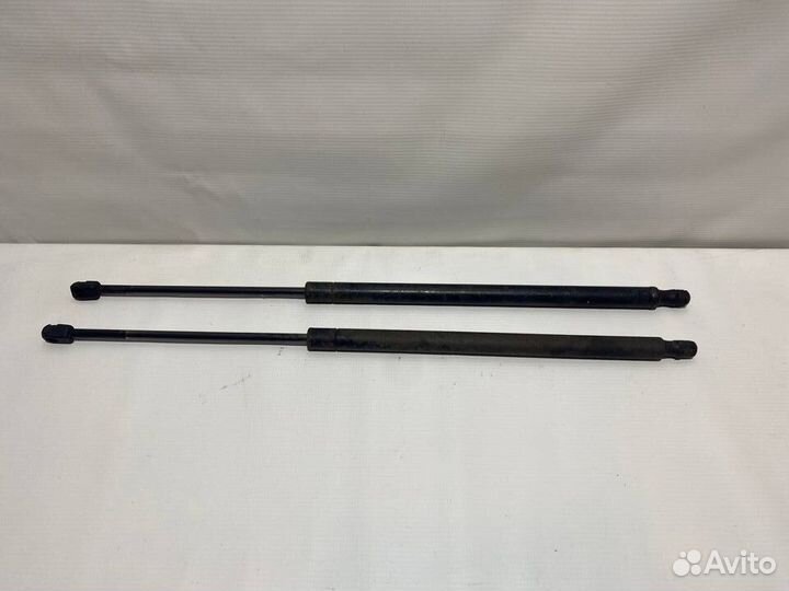 Амортизатор двери багажника Range Rover Sport