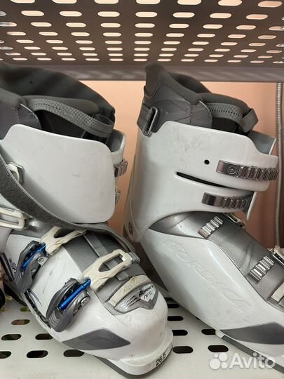 Горнолыжные ботинки женские 26