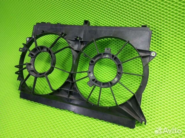 Диффузор вентилятора Toyota Avensis 2