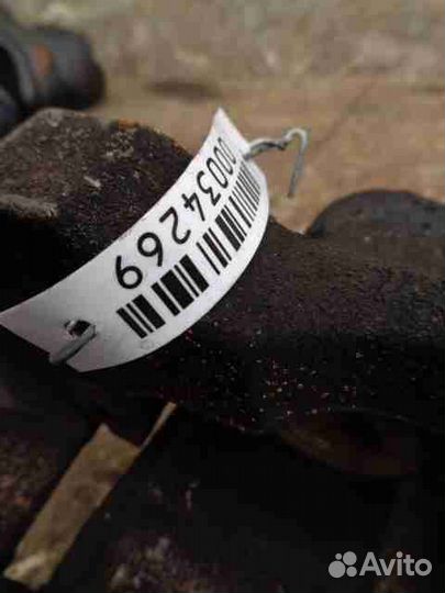 Суппорт передний правый Jeep Grand Cherokee 4 (WK2