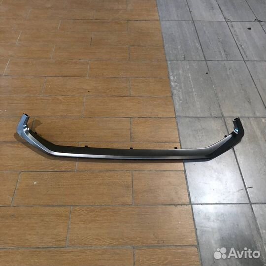 Молдинг решетки радиатора нижний LX 570 LX 450