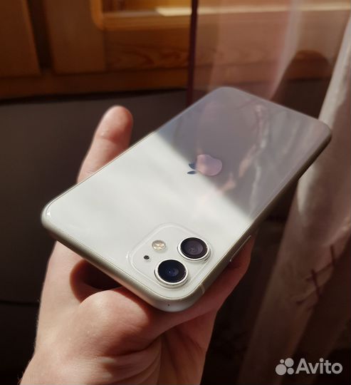 iPhone 11, 64 ГБ