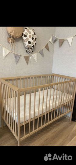 Детская кроватка с матрасом