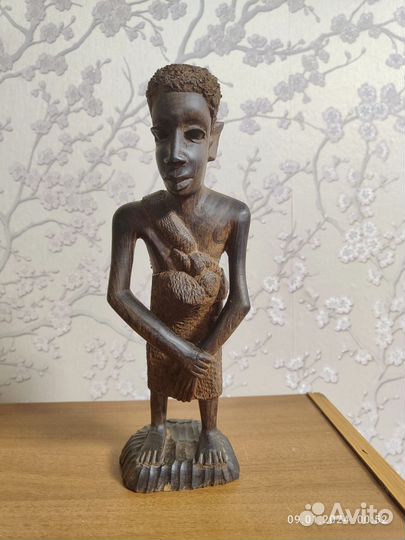 Резная фигурка