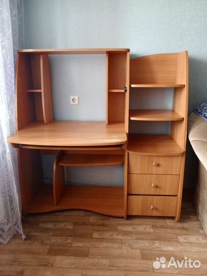 Компьютерный стол