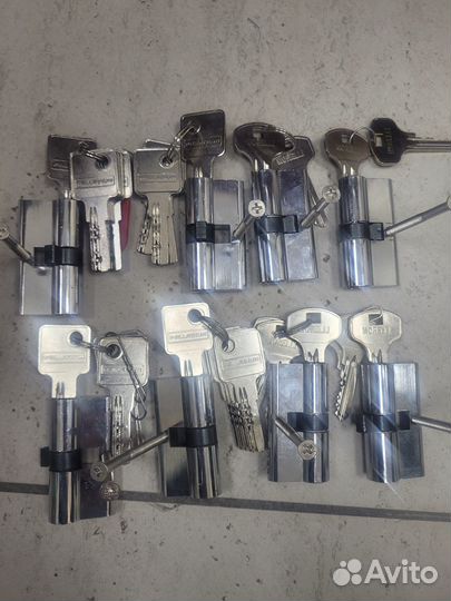 Замок дверной, 30х30мм