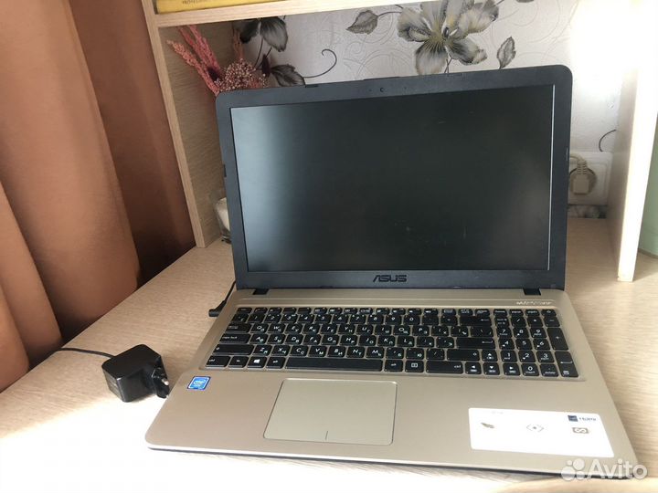 Ноутбук asus