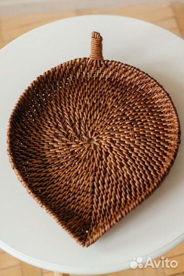 Плетеный поднос