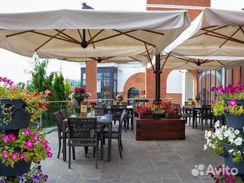 Уличный зонт для кафе профессиональный