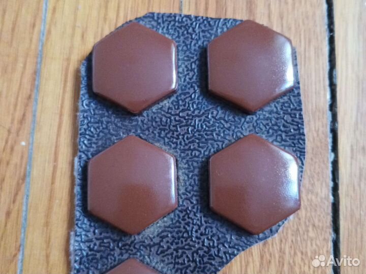 Турманий, тураниевая керамика Нуго Бест