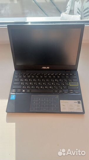 Ноутбук asus