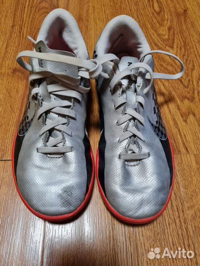 Детские футбольные бутсы