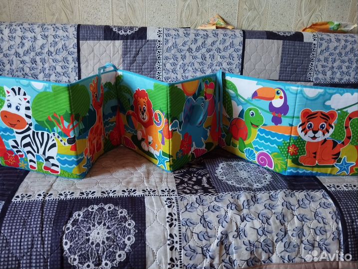 Бампер книжка в кроватку