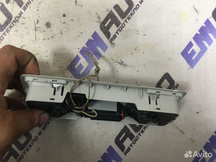 Плафон салонный передний Мазда сх-7