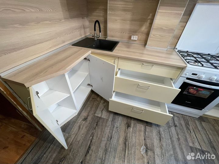 Кухня угловая на заказ от фабрики