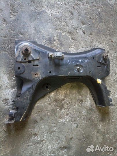 Подрамник Nissan Note E11