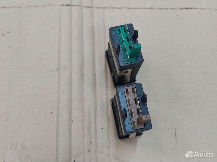 Кнопка подогрева сидений Volkswagen Passat B5