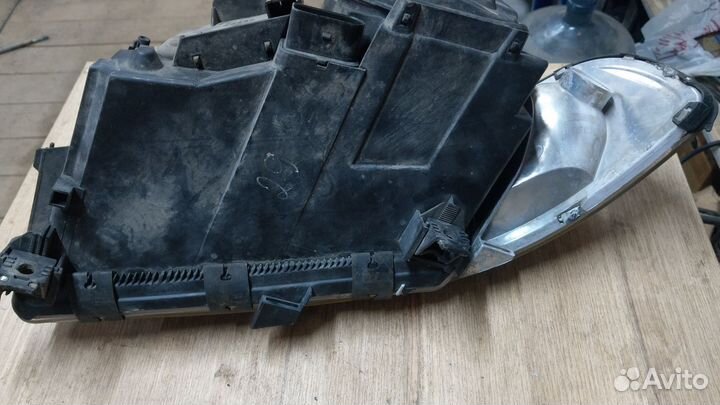 Фара правая ауди а8 д2 рест галоген