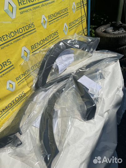 Оригинальные расширители арок Рено Дастер