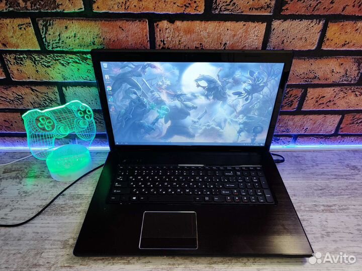 Игровой Lenovo 17'3 i5 4GB видео 12GB озу SSD