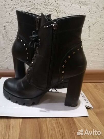 Ботинки женские 39 размер